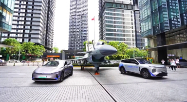 殲-10C模型機(jī)現(xiàn)身重慶