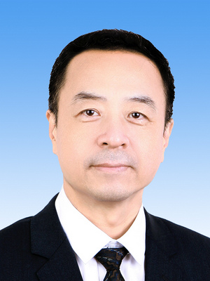 崔士鑫，男，漢族，1966年9月生，研究生學(xué)歷，中共黨員，現(xiàn)任人民日?qǐng)?bào)社副總編輯兼機(jī)關(guān)黨委書記。