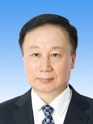 馬宏偉，男，滿族，1969年4月生，研究生學歷，中共黨員，現任人民日報社副總編輯。